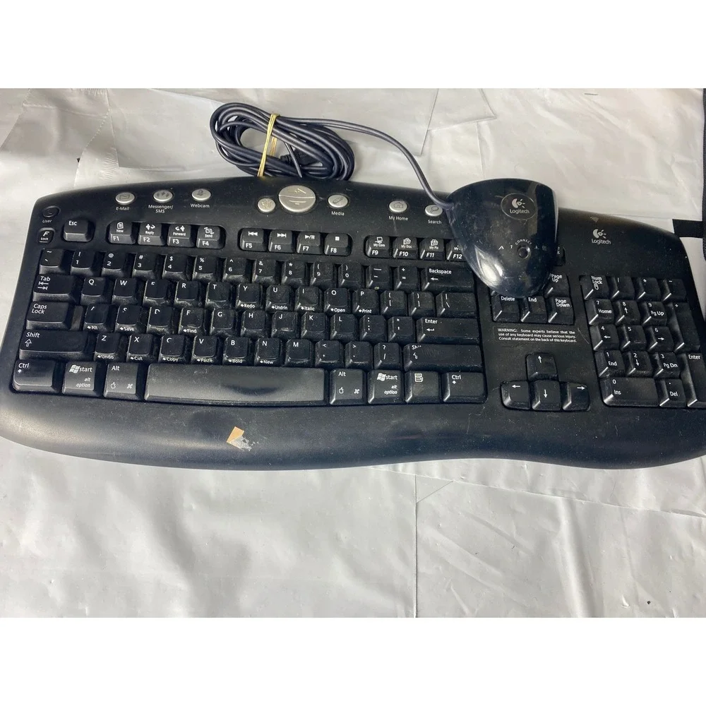 Logitech wired multimedia keyboard with matching Logitech‎ mouse